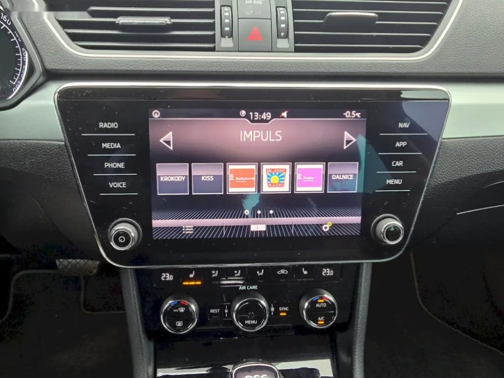 Škoda Superb, 4X4 AMBITION 2.0TDI/140kW - 12