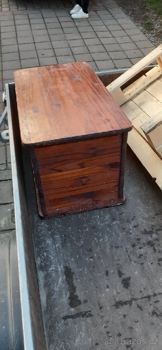 Starý Peřiňák, botníky, skříňka-šuplíky, stoleček, truhla - 12