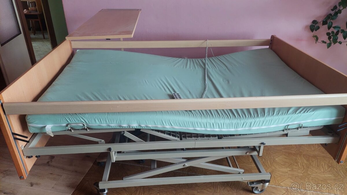 Postel zdravotní, polohovací, masiv - 12