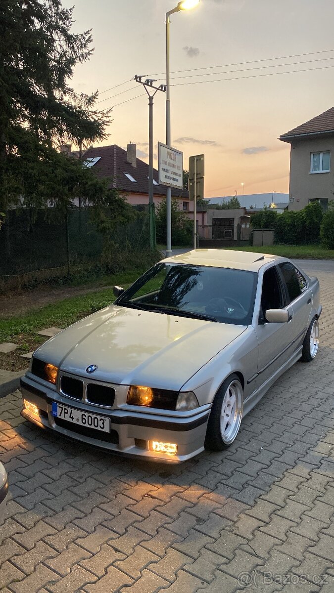 BMW e36 325i - 12