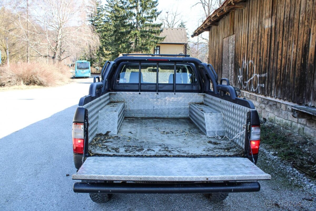 Toyota Hilux 2.5 D-4D Double Cab 4x4 - 12