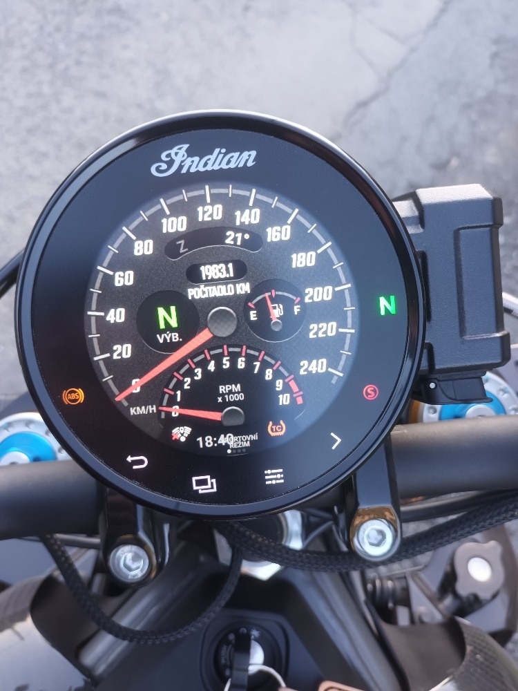 Indian FTR 1200 R Carbon - 12