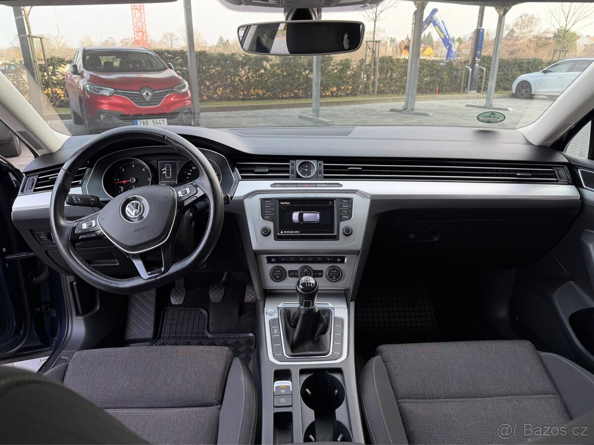 VW Passat 2.0 TDi 110 kW/manual/combi/2015 - 12