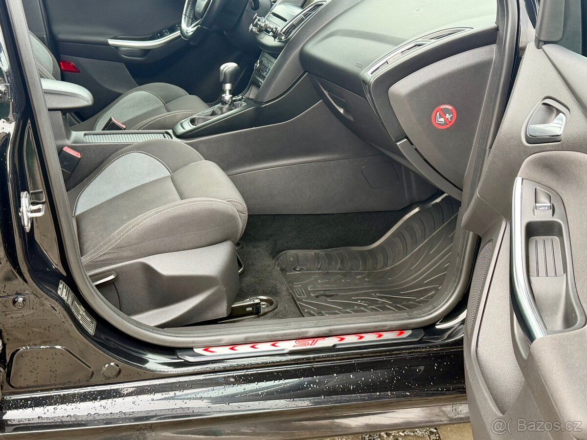 FORD FOCUS ST 250 KOMBI 184 kW - 12