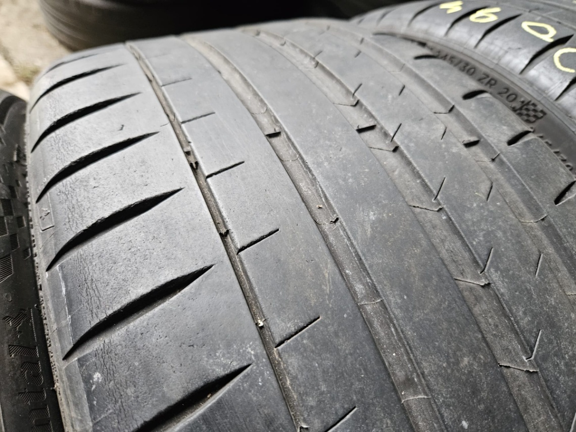 245/30R20 - 12