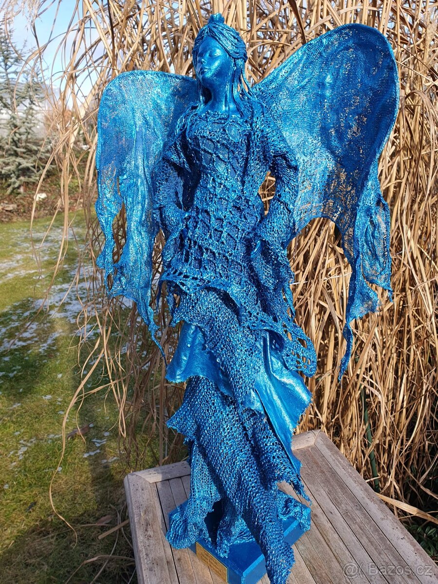 Originální socha ,, ANDĚLKA ochránkyně domova,, - 12