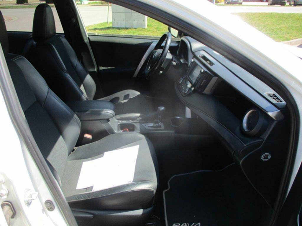 TOYOTA RAV4 2.5Hybrid 145 kW Executive e-CVT 12/2016 - 12