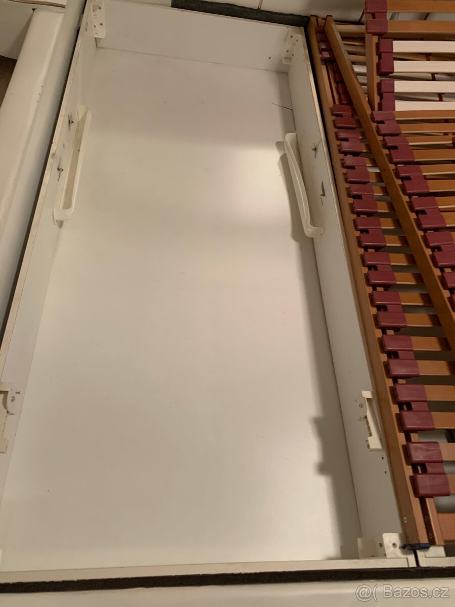 Manželská postel - 12