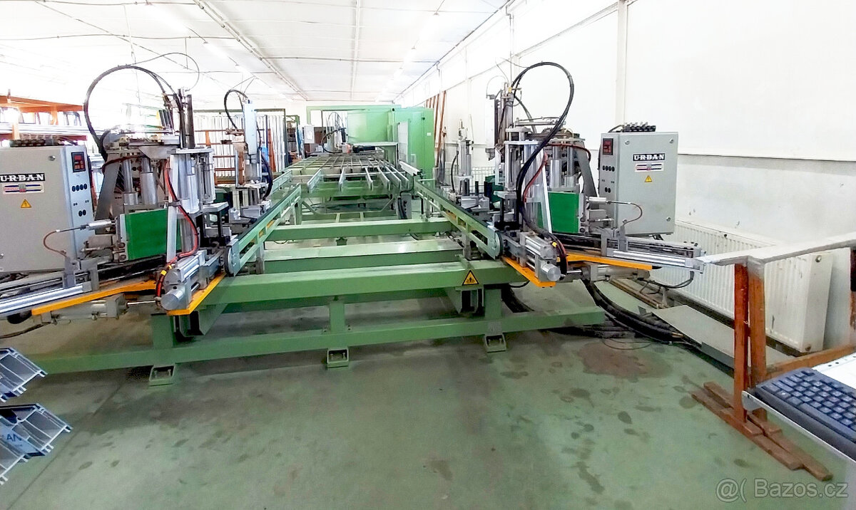 cnc plast.okna svářečka 4hlavá+pucovačka svárů URBAN AKS1600 - 12