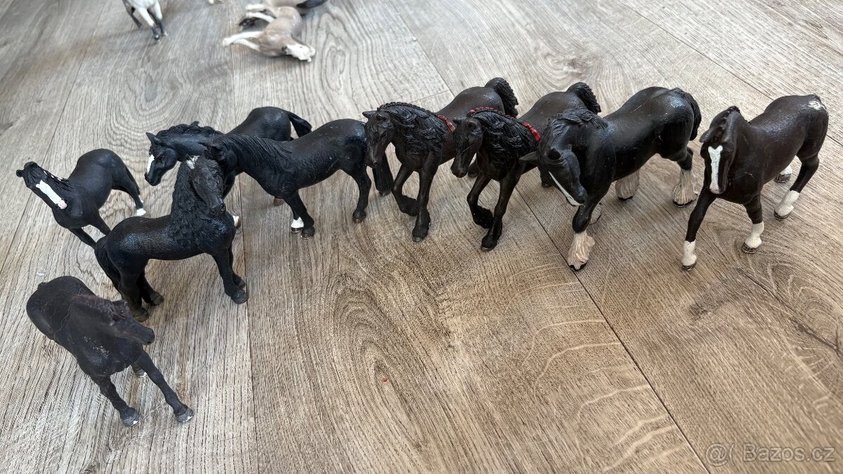 Koně a příslušenstvi schleich - 12