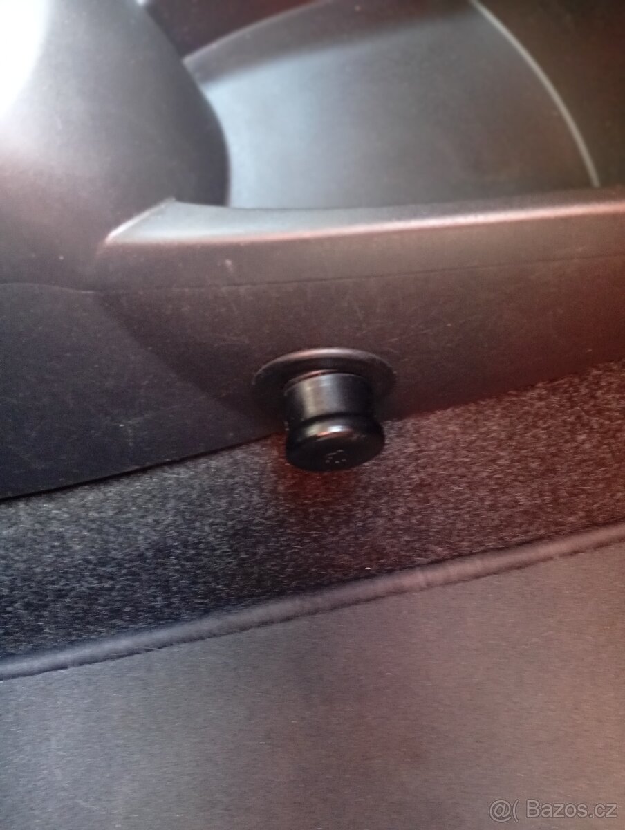 Toyota YARIS 2007 - 12