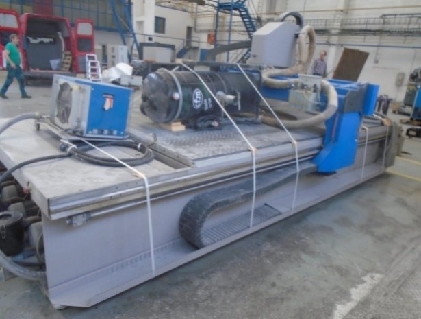 Použité portálové nestingové 3-osé CNC centrum - 12