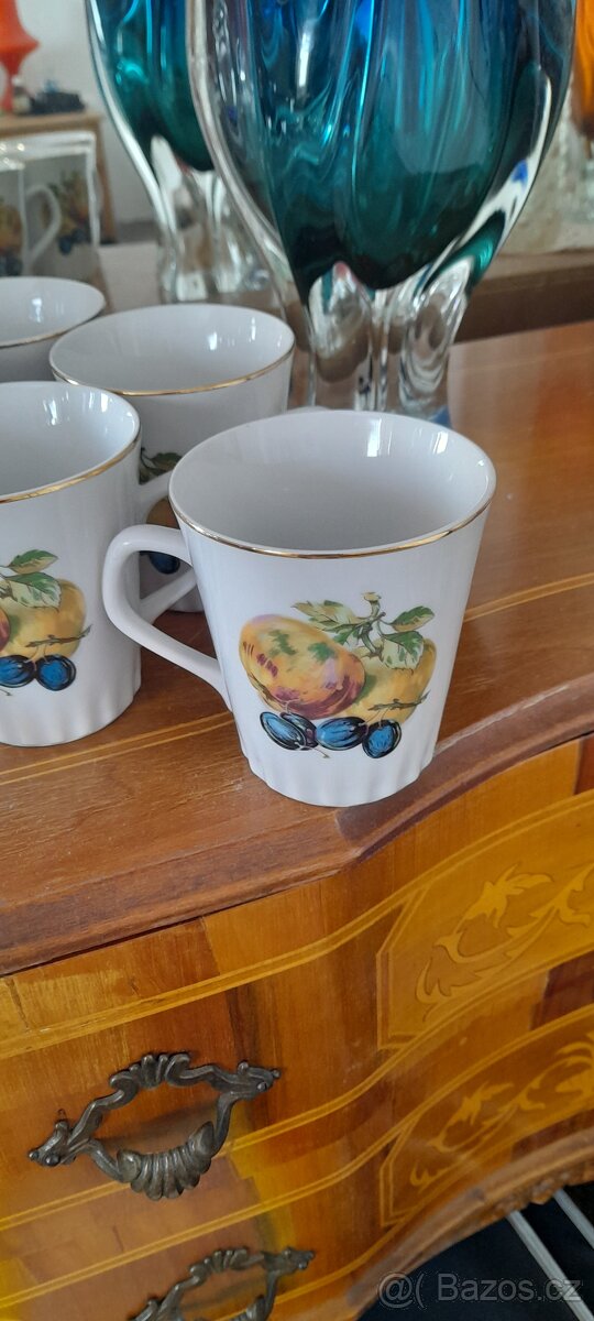 Hrnky, zvonky, svícny křišťálové - 12