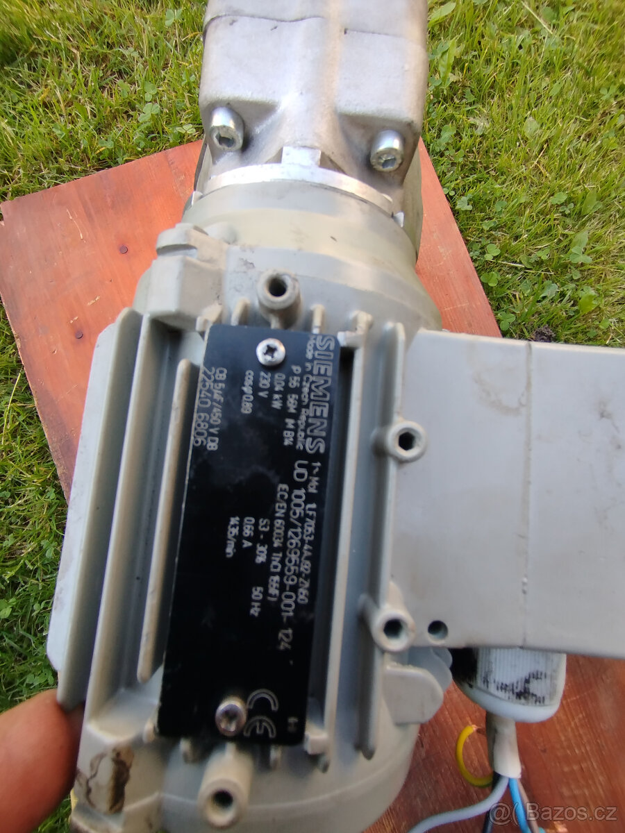 motor s převodovkou 3,5 ot/minutu - 12