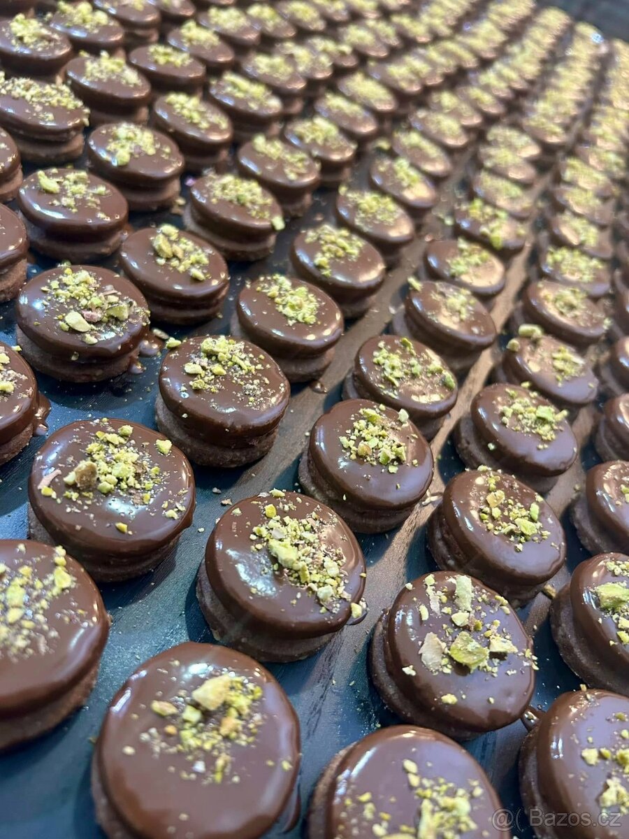 Domácí vánoční cukroví, cena 800 Kč/kg - 12