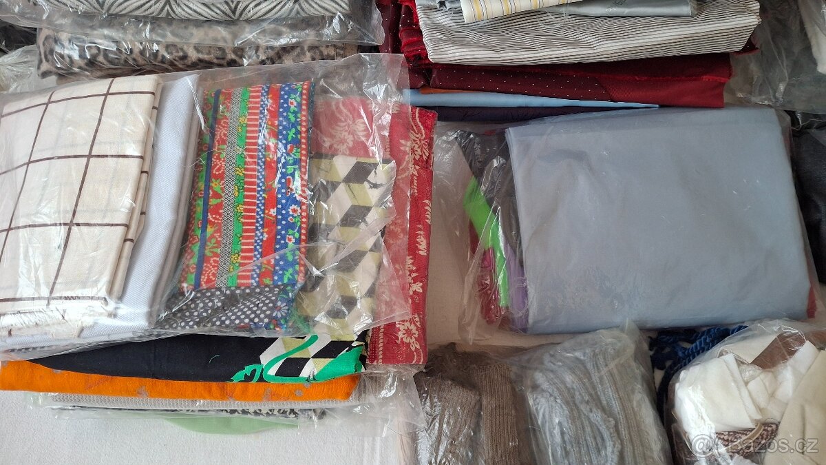 Nitě, zipy pro švadleny - 12