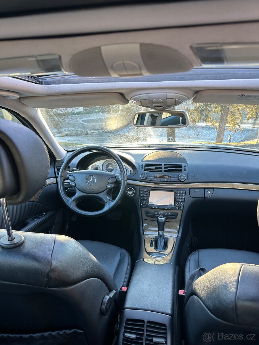 Mercedes-Benz E300 3.0 CDI – panoramatická střecha - 12