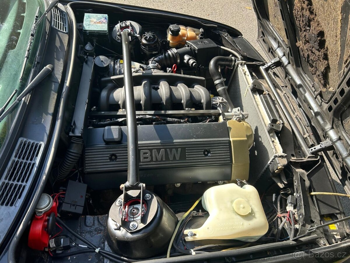 BMW E30 325i - 12