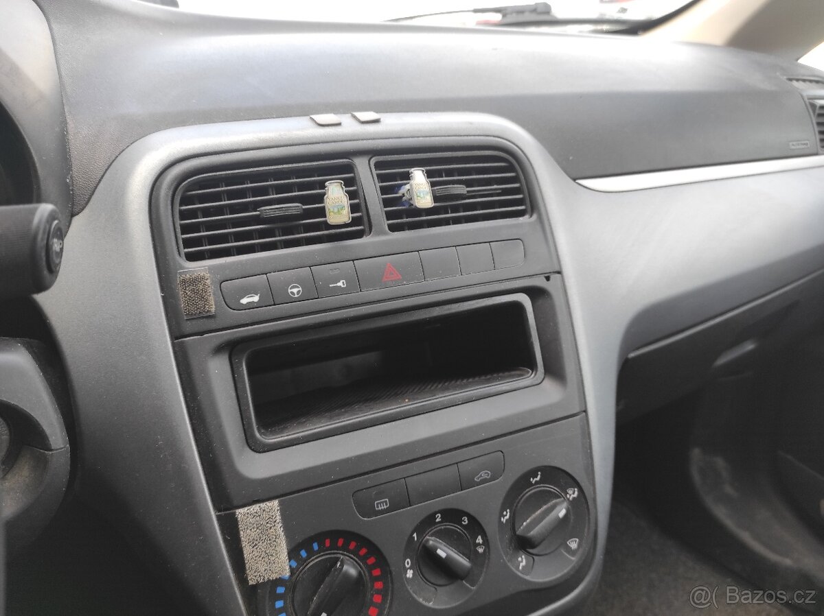 FIAT PUNTO 1.2i po 1. MAJITELI KOUPENO V ČR - 12