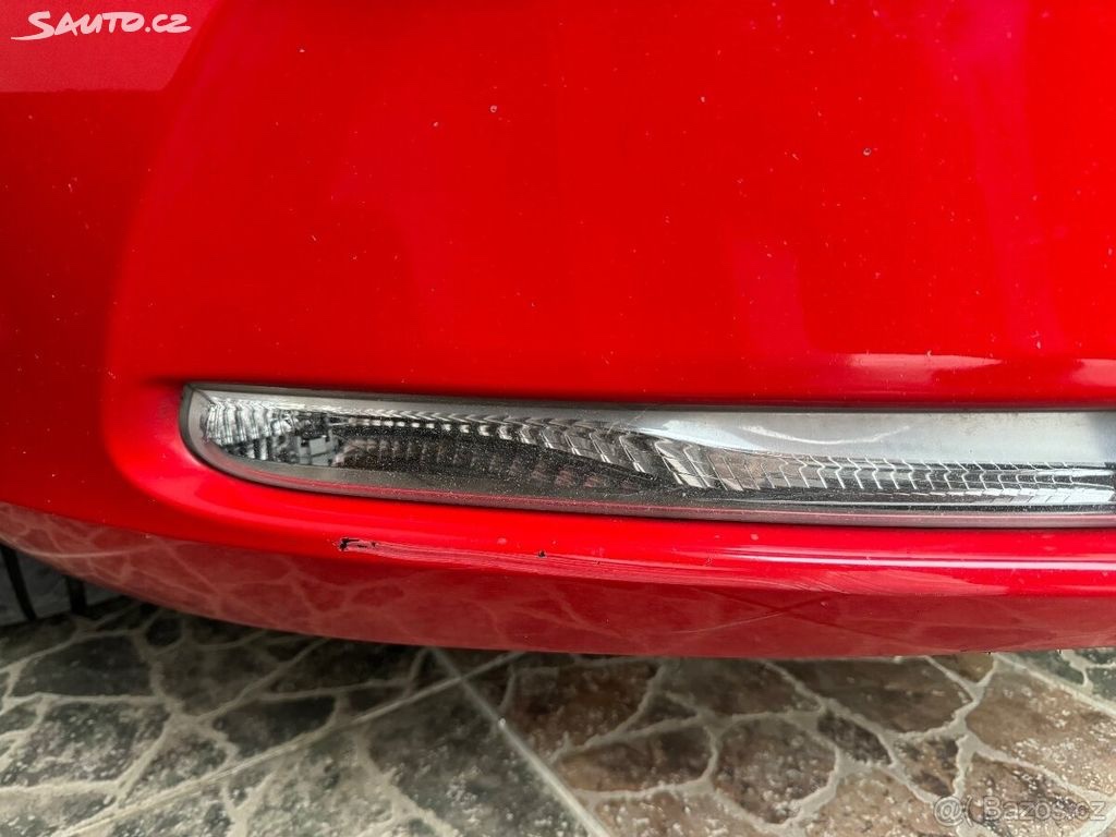 VOLVO V40 D3,110kw,5ti válec,2013 - 12