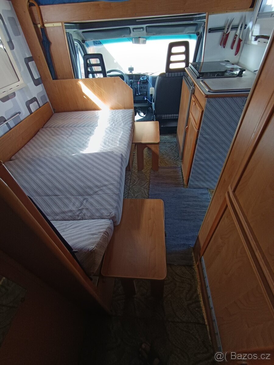 Alkovna, bydlík, obytný vůz - 12
