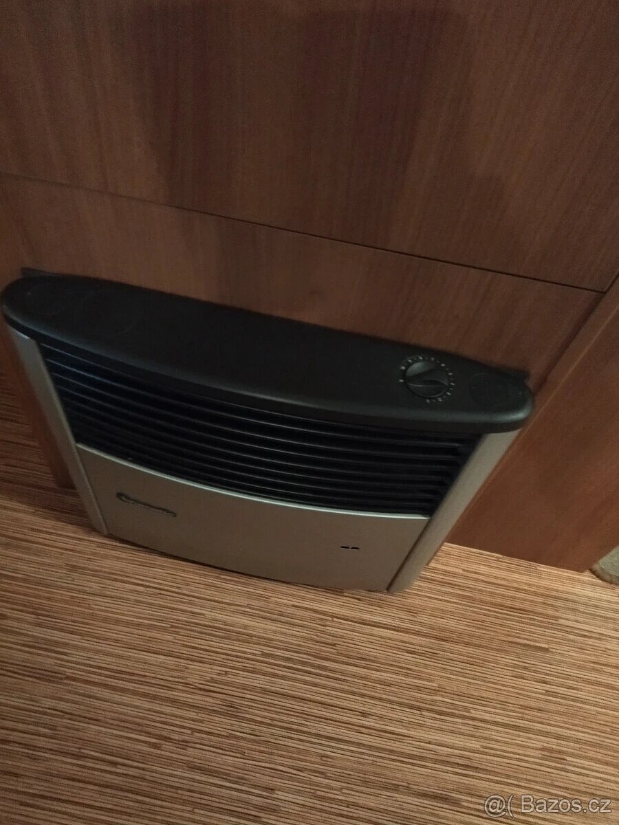 Půjčím karavan Hymer Carado 500, mover, markýza, pro 4 lidi - 12