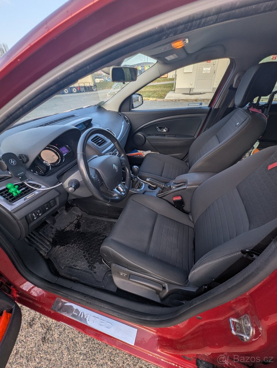 Renault Megane Grandtour 1.5dCi 81kW Limited - 12