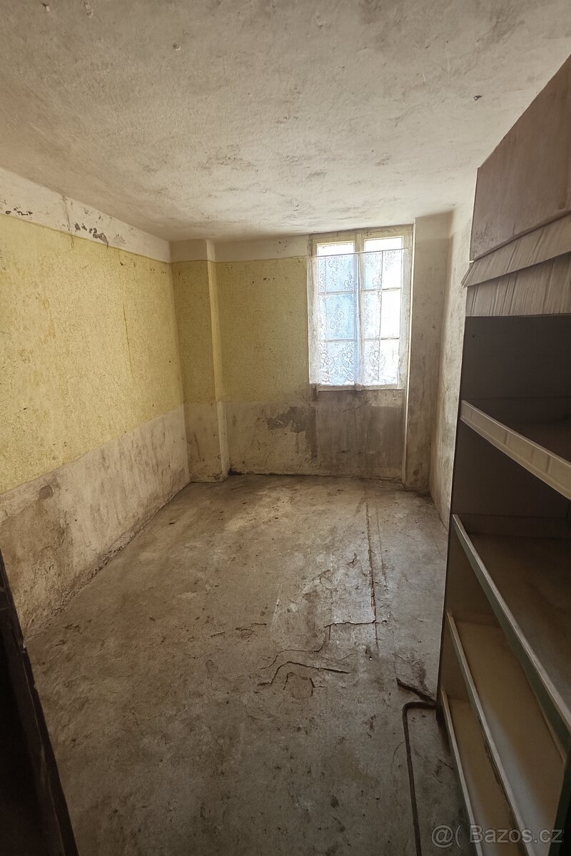 Rodinný vícegenrační dům v Rotavě - 12