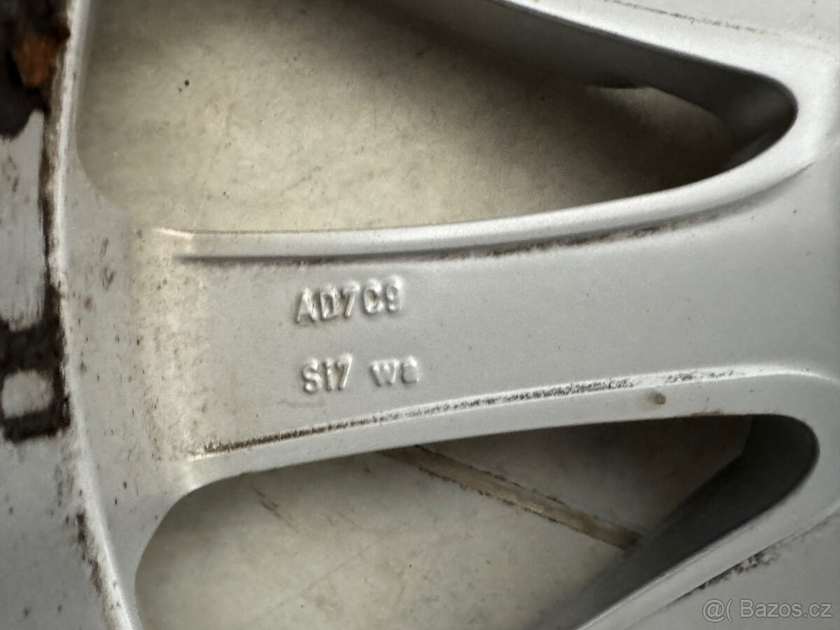 Originál Volvo alu disky a gumy 245/45/18 Pirelli 100V - 12