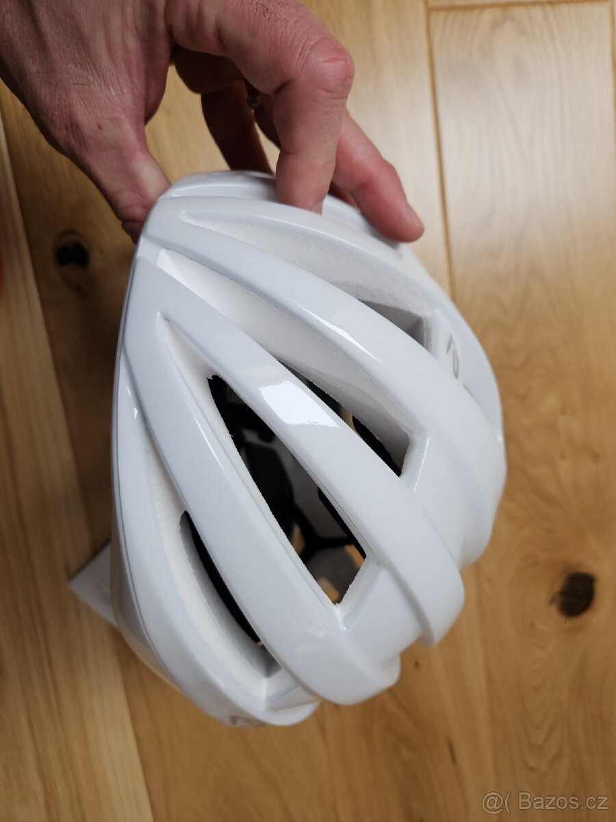 Cyklistická helma Ekoi Gara Boa - 12