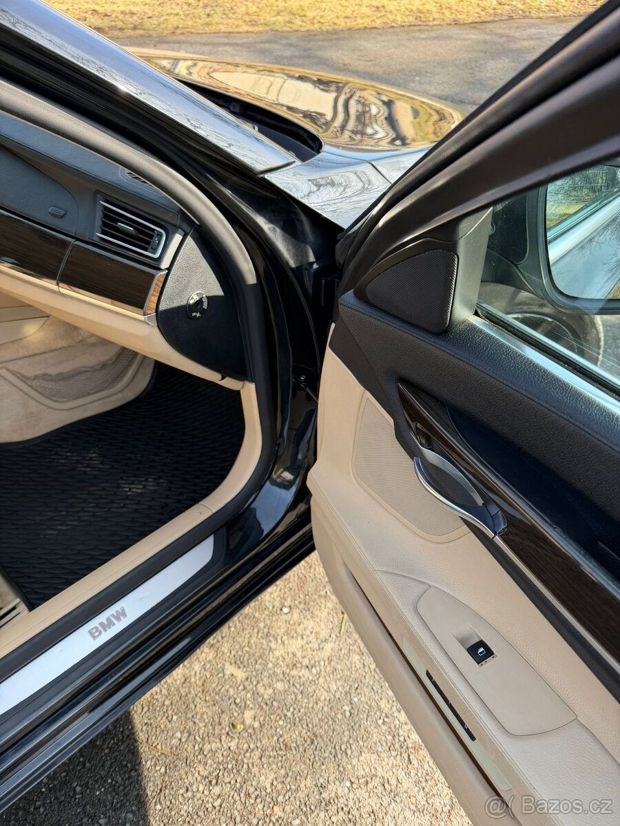 BMW 730D LONG 170kW – max. výbava, po servisu - 12