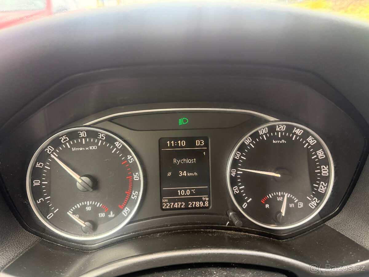 Škoda Octavia 2,0 TDI AUTOMAT KŮŽE TAŽNÉ ZIMNÍ I LETNÍ KOLA - 12