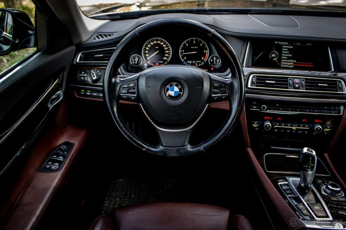 BMW 750d xDrive | 2017 | servis, výborný stav - 12
