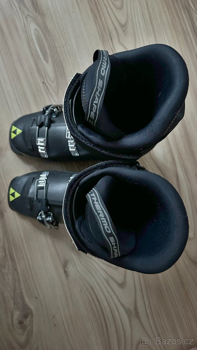 Prodám Fisher sjezdové boty juniorské 23,5 cm - 12