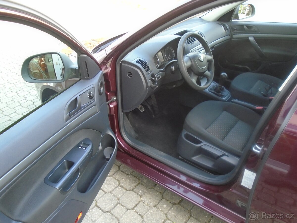 Škoda Octavia Combi 1,2 TSI FUN - 12