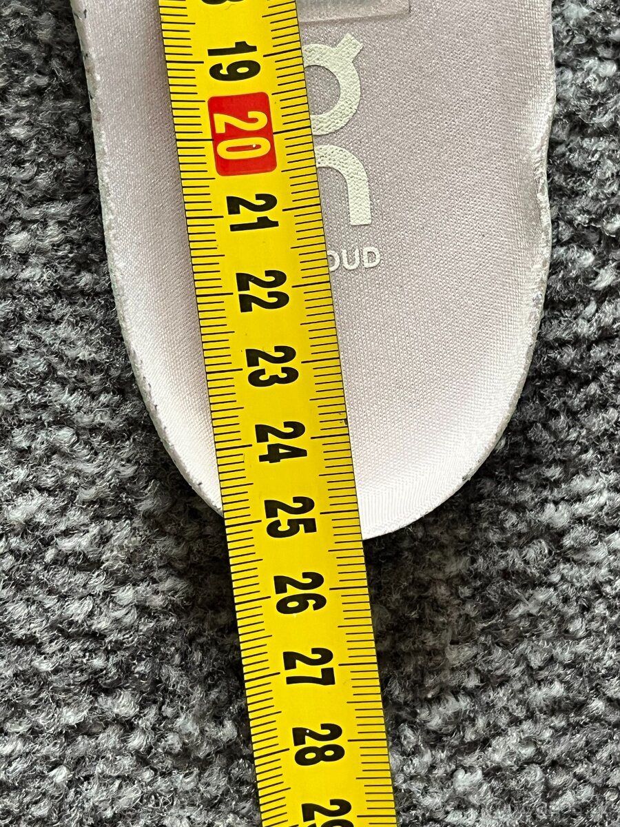 On Running, model Cloud 6, velikost 38,5 - 12