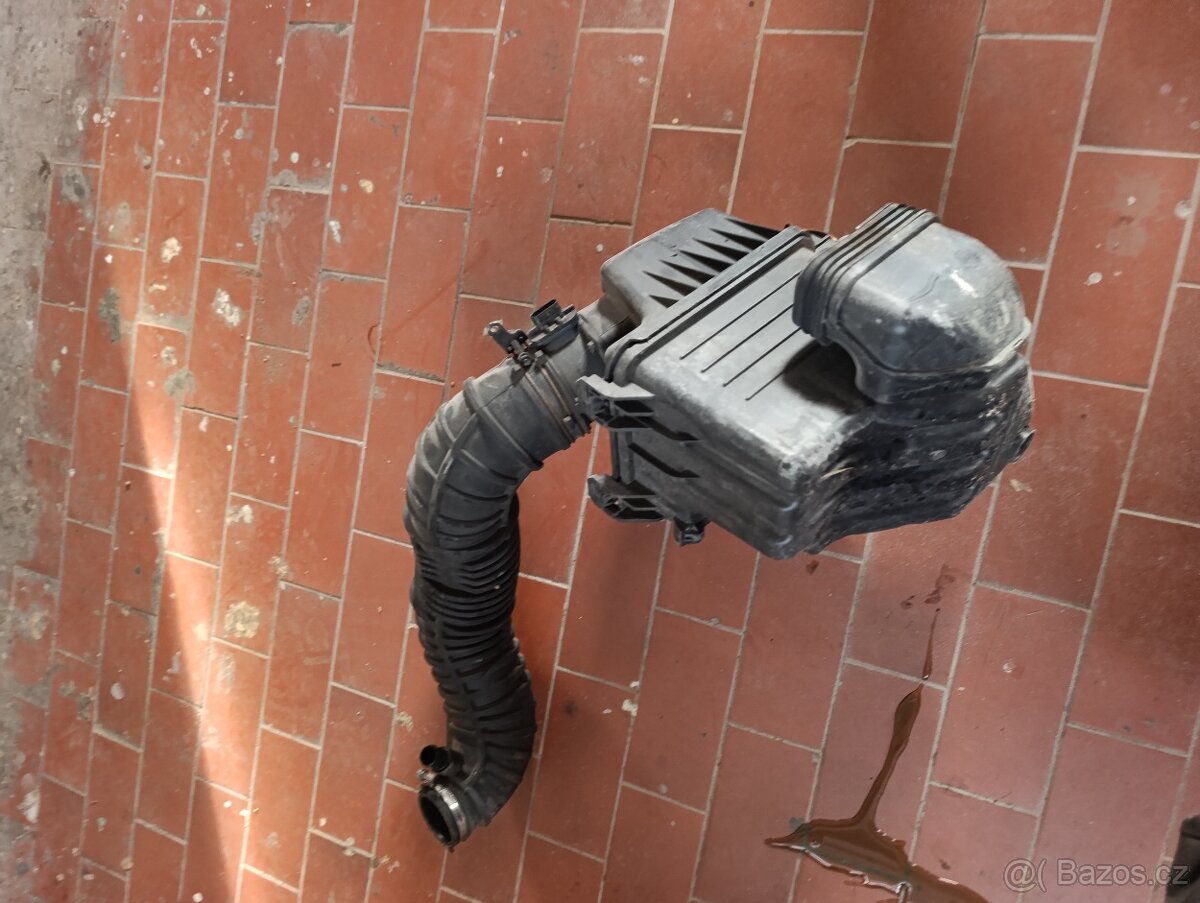 Prodám díly na Hyundai ix35 r.v.2014 - 12