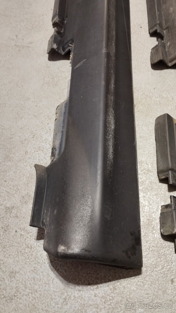 Plastové prahy BMW E30 - 12