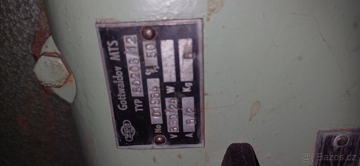 Hoblovka a odsavač pilin - 12