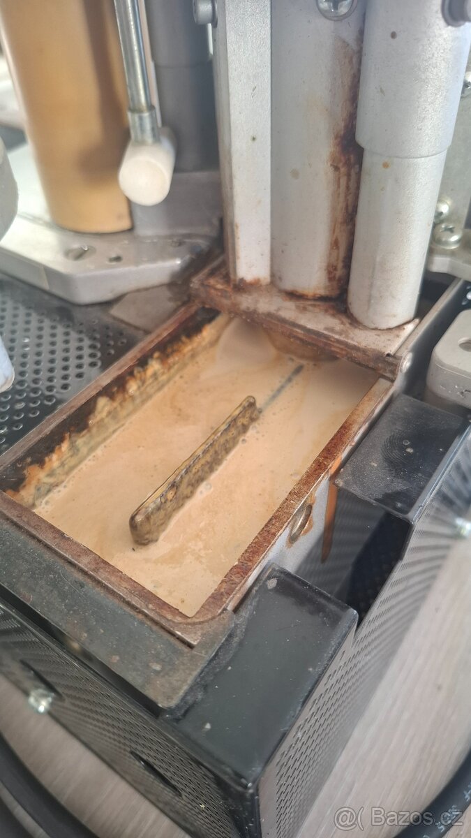 Ruční olepovačka hran - 12