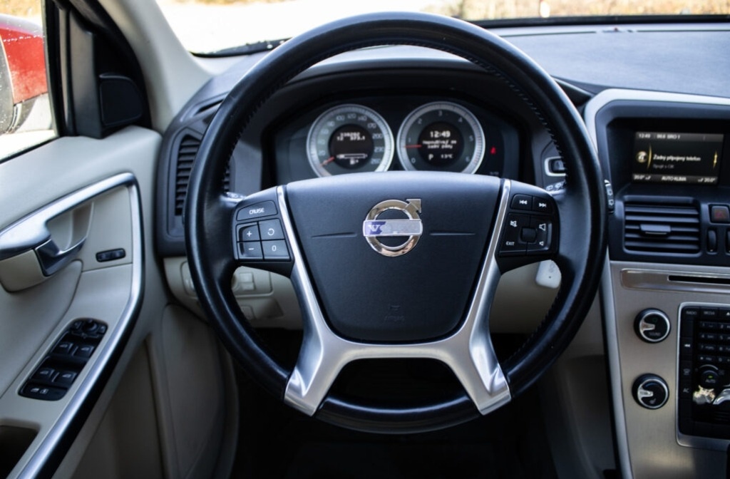 Volvo XC60 2.4D Momentum, 120kW (2011) - 12