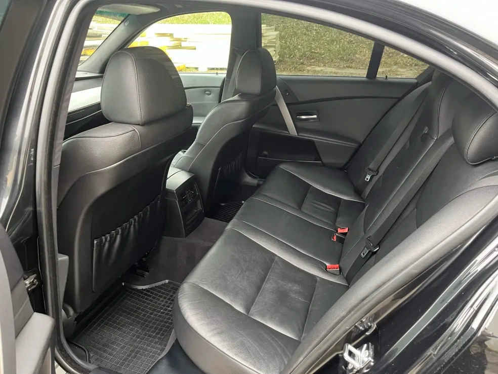 BMW E60 525i - 12