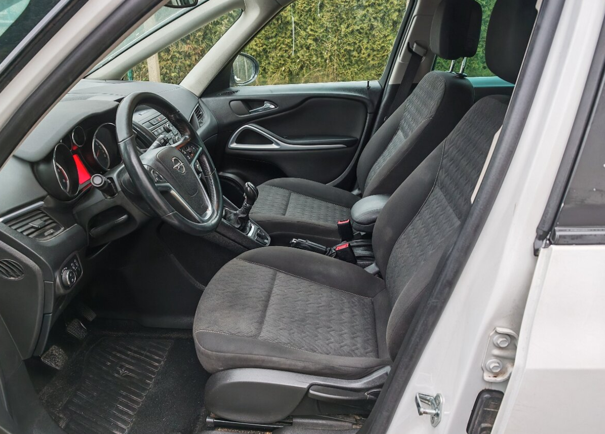 Opel Zafira Tourer 2.0CDTI 96kw 7míst,2013 - 12