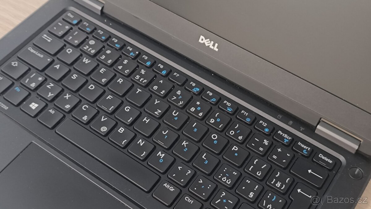 12,5" ultrabook Dell Latitude 7250 Core-i5,SSD,nová baterie - 12