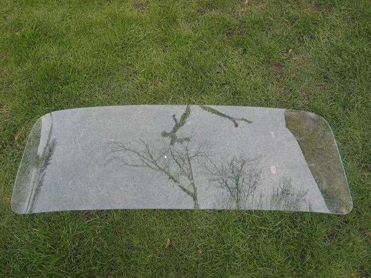 SKLO OKNO PŘEDNÍ ZADNÍ BOČNÍ ŠKODA WARTBURG TATRA OCTAVIA - 12