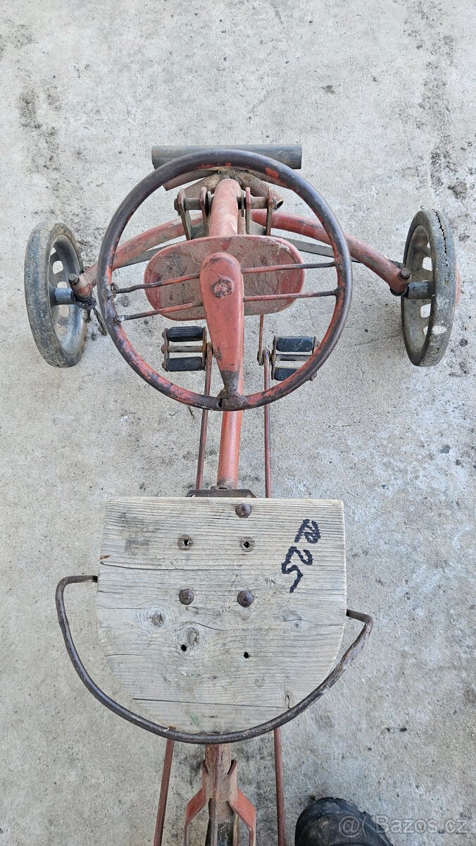 Šlapací tříkolka "Trilobit" - 12