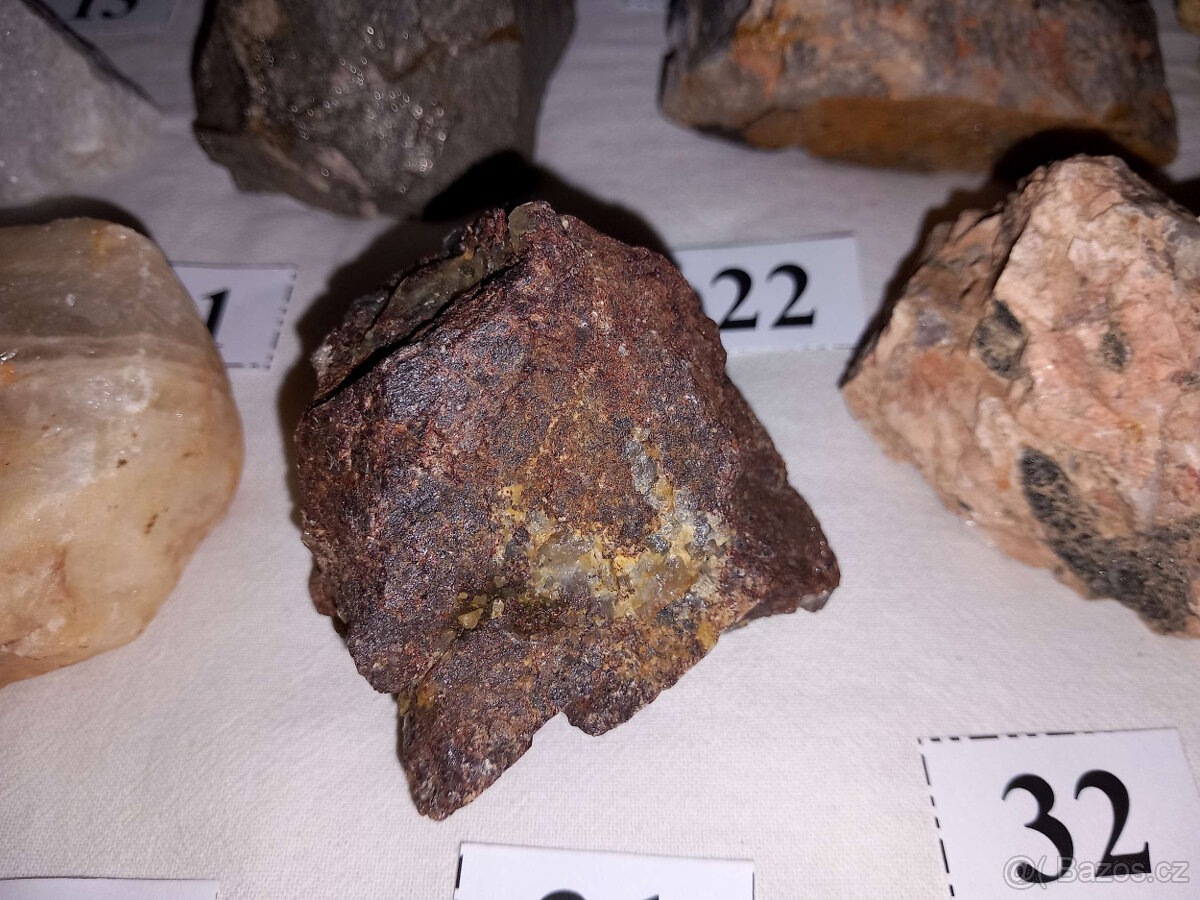 S94 Sbírka 37 ks minerálů - 12