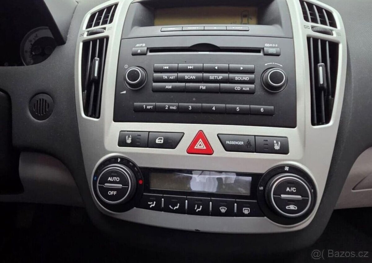 Kia Cee´d 1.4-AUT.KLIMA-KŮŽE PAKET - 12