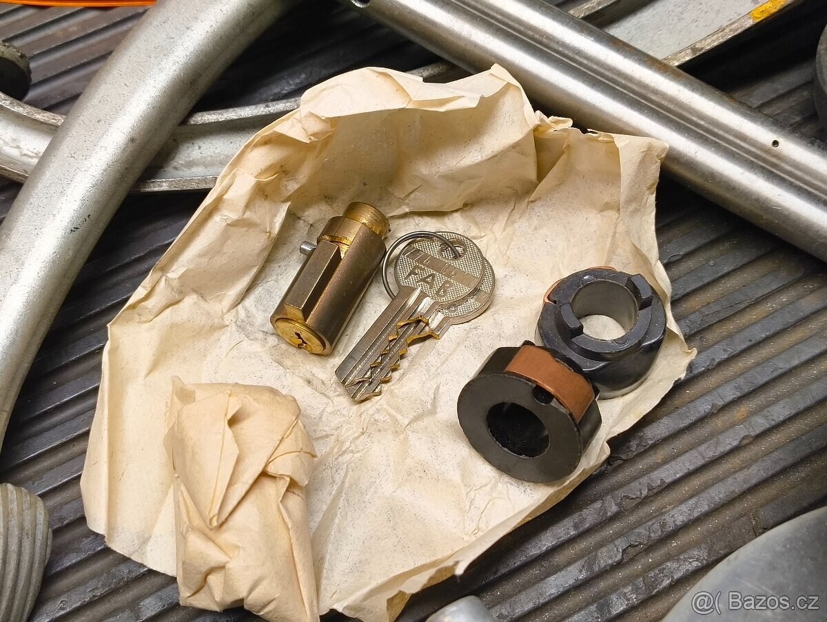 Nepoužité uloženkové originální díly ČZ 125 175 250 477 476 - 12