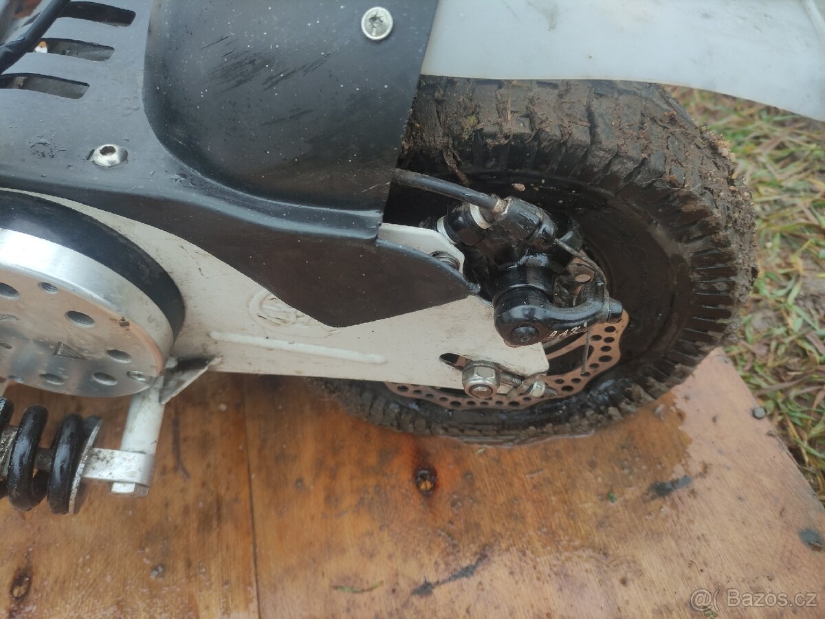 Koloběžka Flux. - 12